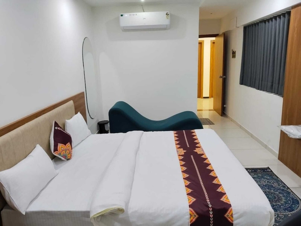 Imagen de la habitación del Hotel Royal Manor-Rajkot. Foto 2