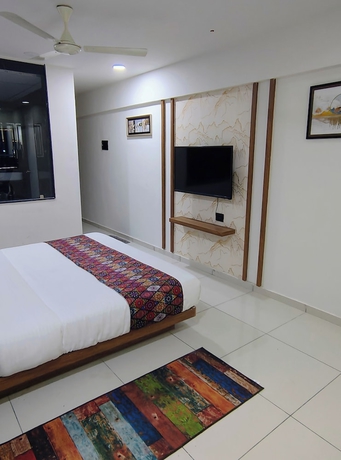 Imagen de la habitación del Hotel Royal Manor-Rajkot. Foto 4