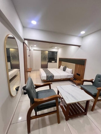 Imagen de la habitación del Hotel Royal Manor-Rajkot. Foto 5