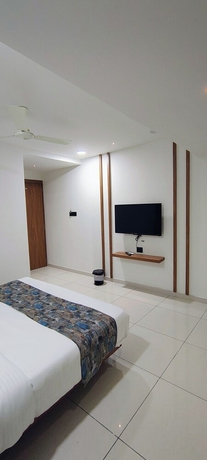 Imagen de la habitación del Hotel Royal Manor-Rajkot. Foto 12