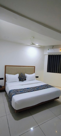 Imagen de la habitación del Hotel Royal Manor-Rajkot. Foto 14