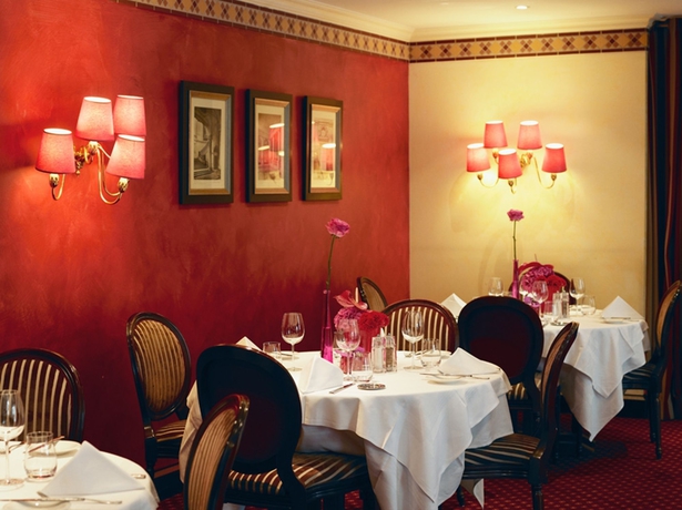 Imagen del bar/restaurante del Hotel Royal Manotel. Foto 3