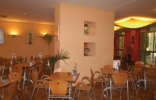 Imagen del bar/restaurante del Hotel Royal Marbella Playa. Foto 3