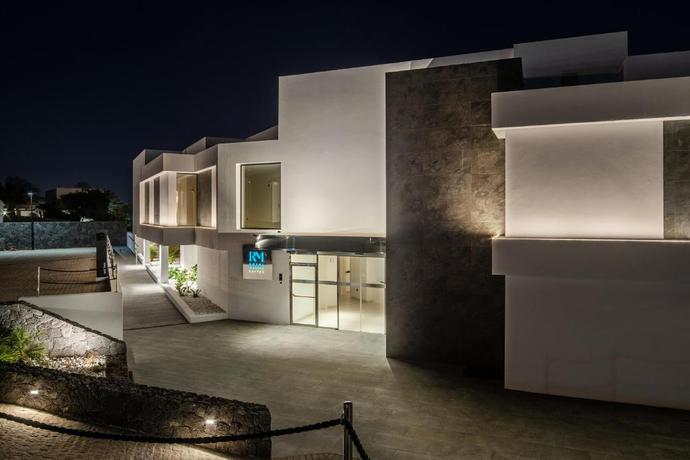 Imagen de los exteriores del Hotel Royal Marina Suites Boutique. Foto 15