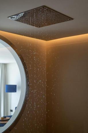 Imagen de la habitación del Hotel Royal Marina Suites Boutique. Foto 2