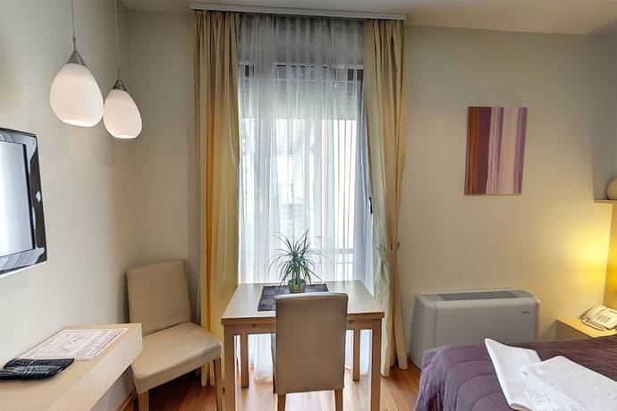 Imagen de la habitación del Hotel Royal Mediterran. Foto 5