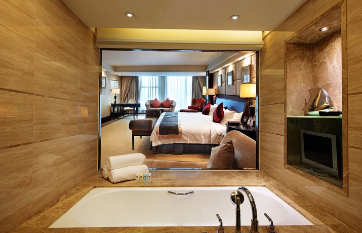 Imagen de la habitación del Hotel Royal Mediterranean. Foto 12