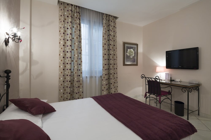 Imagen de la habitación del Hotel Royal, Montpellier. Foto 12