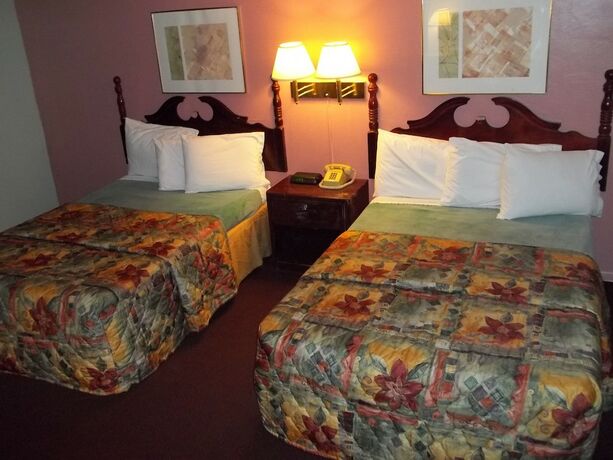 Imagen de la habitación del Hotel Royal Motel. Foto 13