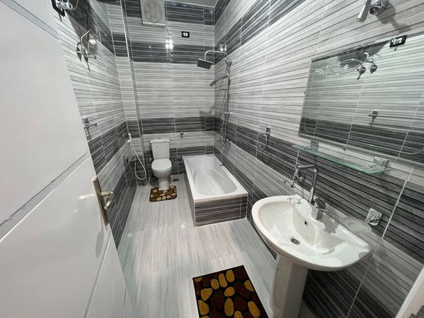 Imagen de la habitación del Hotel Royal Mountain, New Al Qarnh City. Foto 5