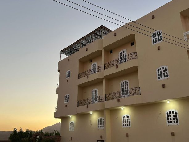 Imagen general del Hotel Royal Mountain, New Al Qarnh City. Foto 1