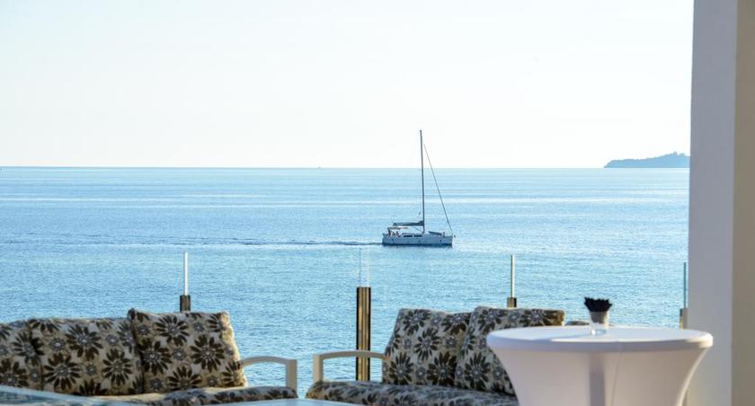 Imagen de los exteriores del Hotel Royal Neptun. Foto 7