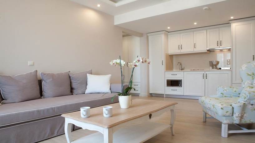 Imagen de la habitación del Hotel Royal Nidri and Apartments. Foto 4