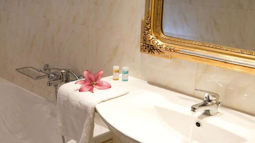 Imagen de la habitación del Hotel Royal Nidri and Apartments. Foto 5