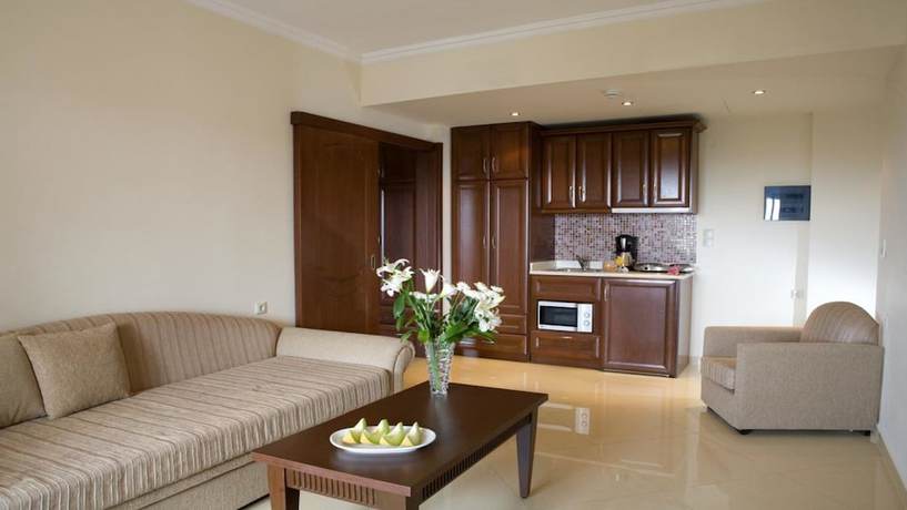 Imagen de la habitación del Hotel Royal Nidri and Apartments. Foto 7
