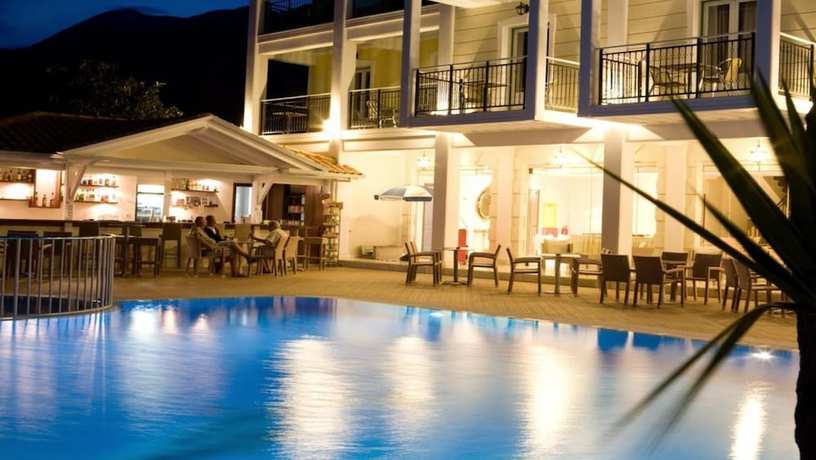 Imagen de la piscina del Hotel Royal Nidri and Apartments. Foto 18