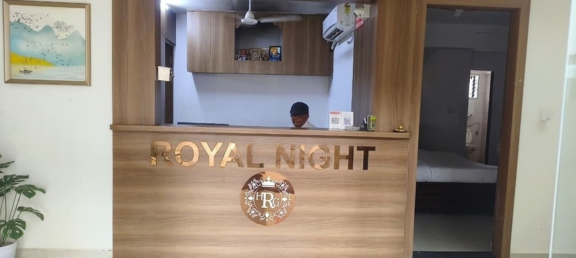 Imagen de los interiores del Hotel Royal Night Guesthouse - Daman. Foto 16