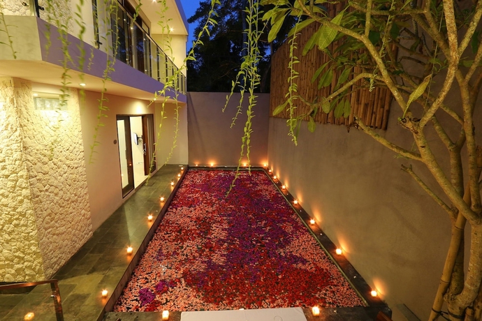 Imagen de la piscina del Hotel Royal Nyanyi Villa. Foto 18