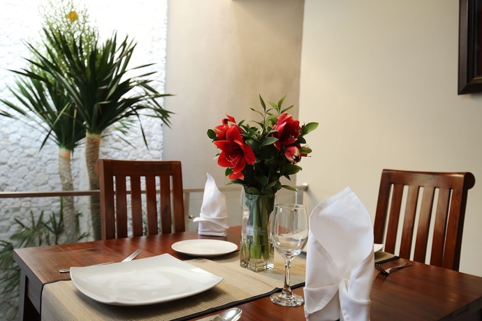 Imagen del bar/restaurante del Hotel Royal Nyanyi Villa. Foto 3