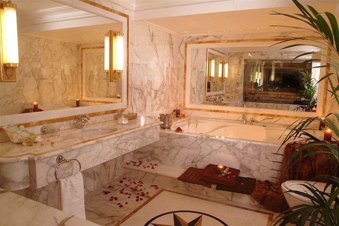 Imagen de la habitación del Hotel Royal Olympic, Atenas. Foto 4