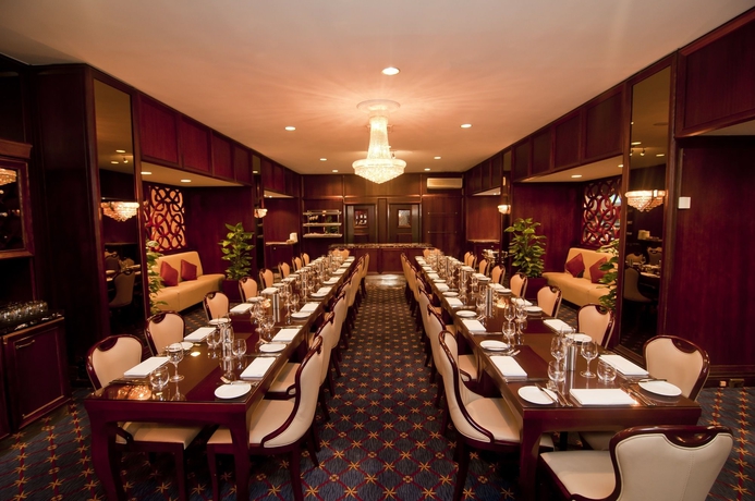 Imagen del bar/restaurante del Hotel Royal On The Park. Foto 3