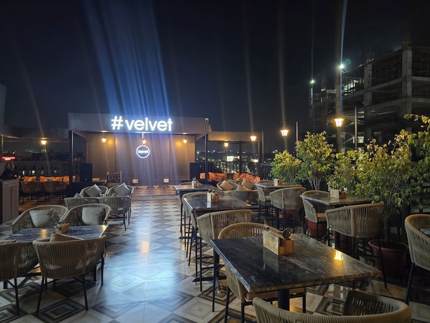 Imagen del bar/restaurante del Hotel Royal Orbit, Bhubaneshwar. Foto 4