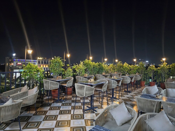 Imagen del bar/restaurante del Hotel Royal Orbit, Bhubaneshwar. Foto 6