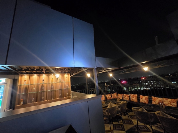 Imagen del bar/restaurante del Hotel Royal Orbit, Bhubaneshwar. Foto 7