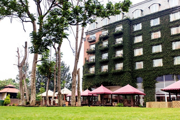 Imagen de los exteriores del Hotel Royal Orchid Bangalore. Foto 12