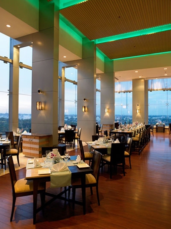 Imagen del bar/restaurante del Hotel Royal Orchid Central Bangalore. Foto 4