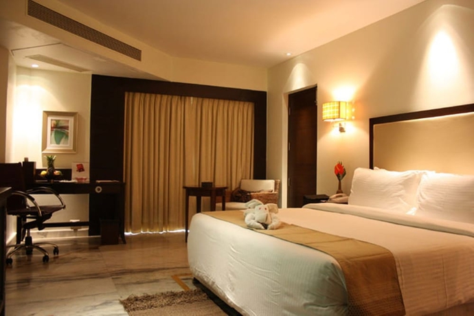Imagen de la habitación del Hotel Royal Orchid Central Kireeti. Foto 2