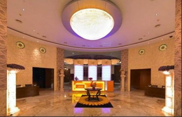 Imagen de los interiores del Hotel Royal Orchid Central Kireeti. Foto 15
