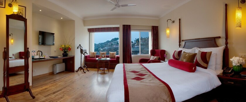 Imagen de la habitación del Hotel Royal Orchid Fort Resort. Foto 16