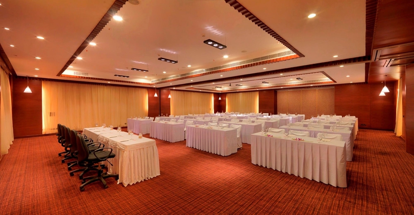 Imagen de los interiores del Hotel Royal Orchid Resort and Convention Centre. Foto 11