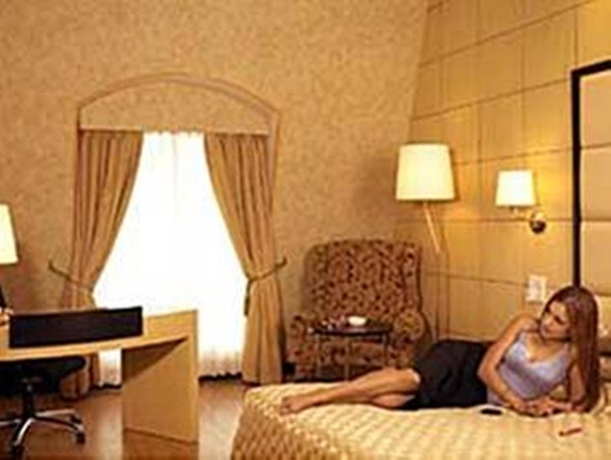 Imagen de los interiores del Hotel Royal Orchid Resort and Convention Centre. Foto 14