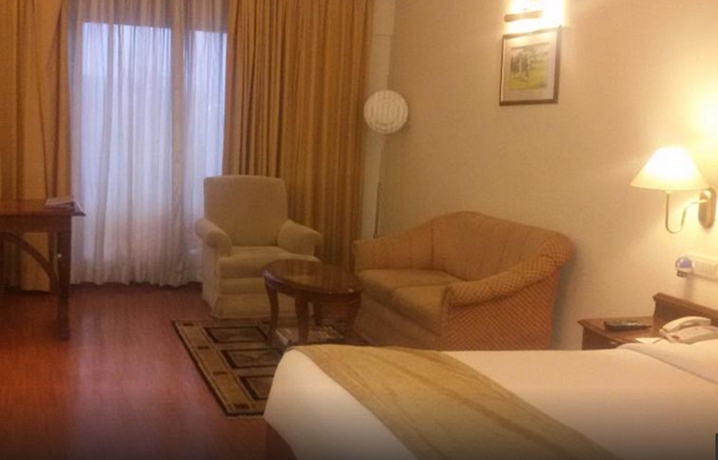 Imagen de la habitación del Hotel Royal Orchid Resort and Convention Centre. Foto 8