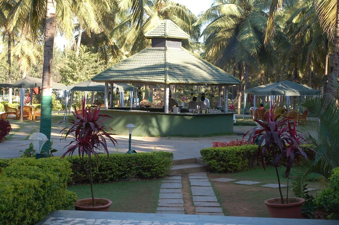 Imagen de los exteriores del Hotel Royal Orchid Resort and Convention Centre. Foto 10