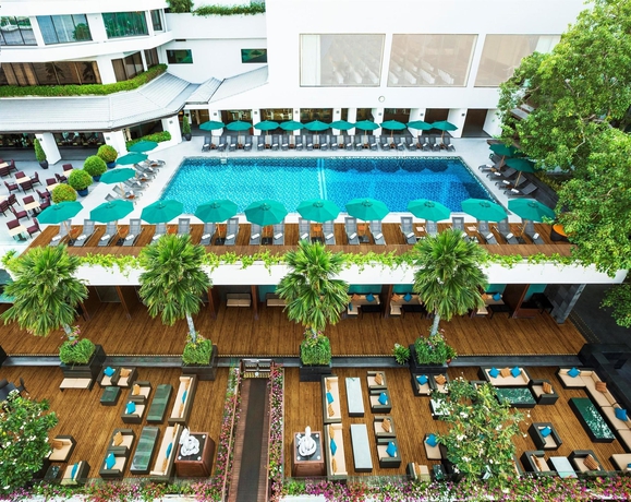 Imagen de la piscina del Hotel Royal Orchid Sheraton and Towers. Foto 15