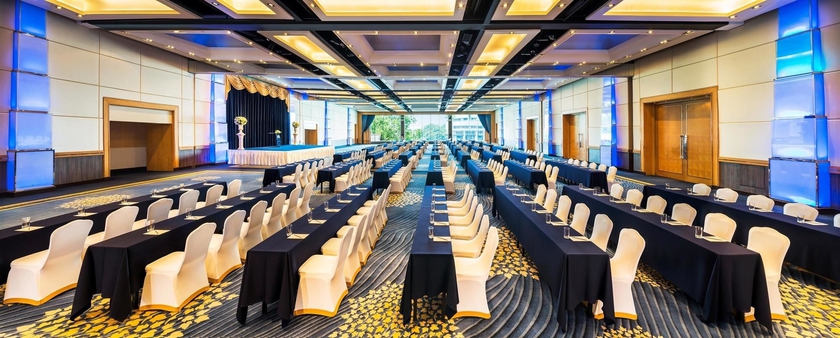 Imagen de los interiores del Hotel Royal Orchid Sheraton and Towers. Foto 12