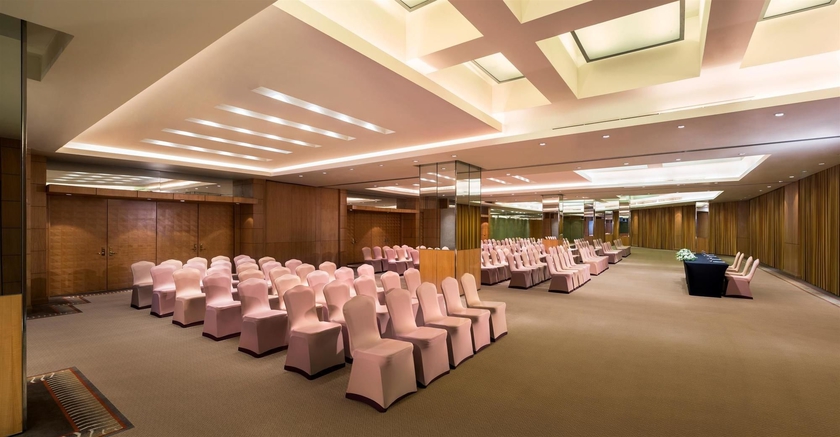 Imagen de los interiores del Hotel Royal Orchid Sheraton and Towers. Foto 13