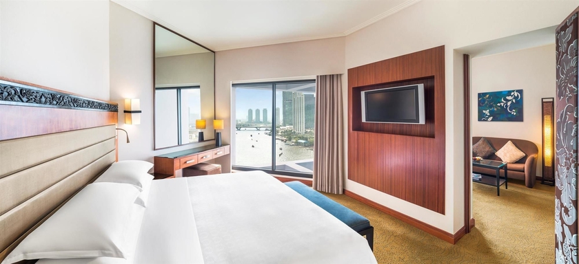 Imagen de la habitación del Hotel Royal Orchid Sheraton and Towers. Foto 9