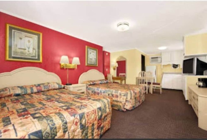 Imagen de la habitación del Hotel Royal Palace Inn and Suites. Foto 5