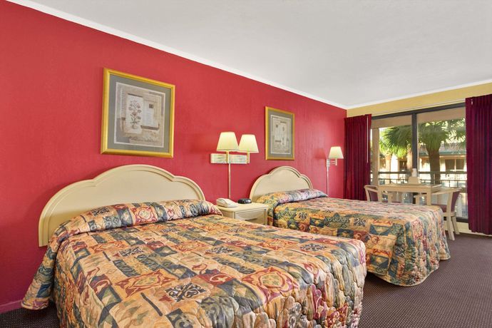Imagen de la habitación del Hotel Royal Palace Inn and Suites. Foto 7