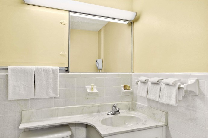 Imagen de la habitación del Hotel Royal Palace Inn and Suites. Foto 9