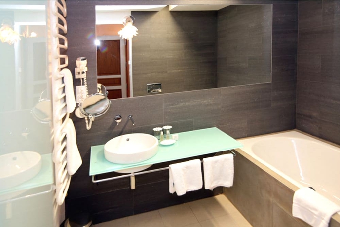 Imagen de la habitación del Hotel Royal Palace Luxury. Foto 8