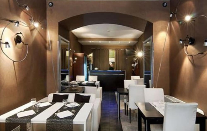 Imagen del bar/restaurante del Hotel Royal Palace Luxury. Foto 2