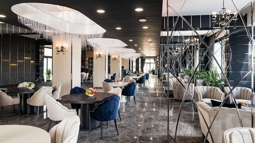 Imagen del bar/restaurante del Hotel Royal Palace, NICOSIA. Foto 17