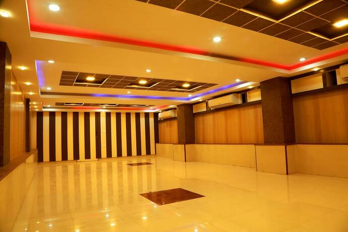 Imagen de los interiores del Hotel Royal Palm - A Budget In Udaipur. Foto 36