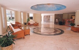 Imagen de los interiores del Hotel Royal Palm Beach. Foto 9