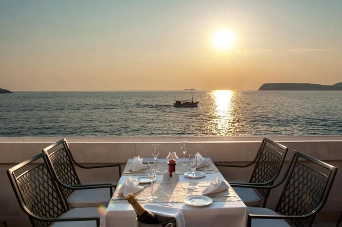 Imagen del bar/restaurante del Hotel Royal Palm, Dubrovnik. Foto 2